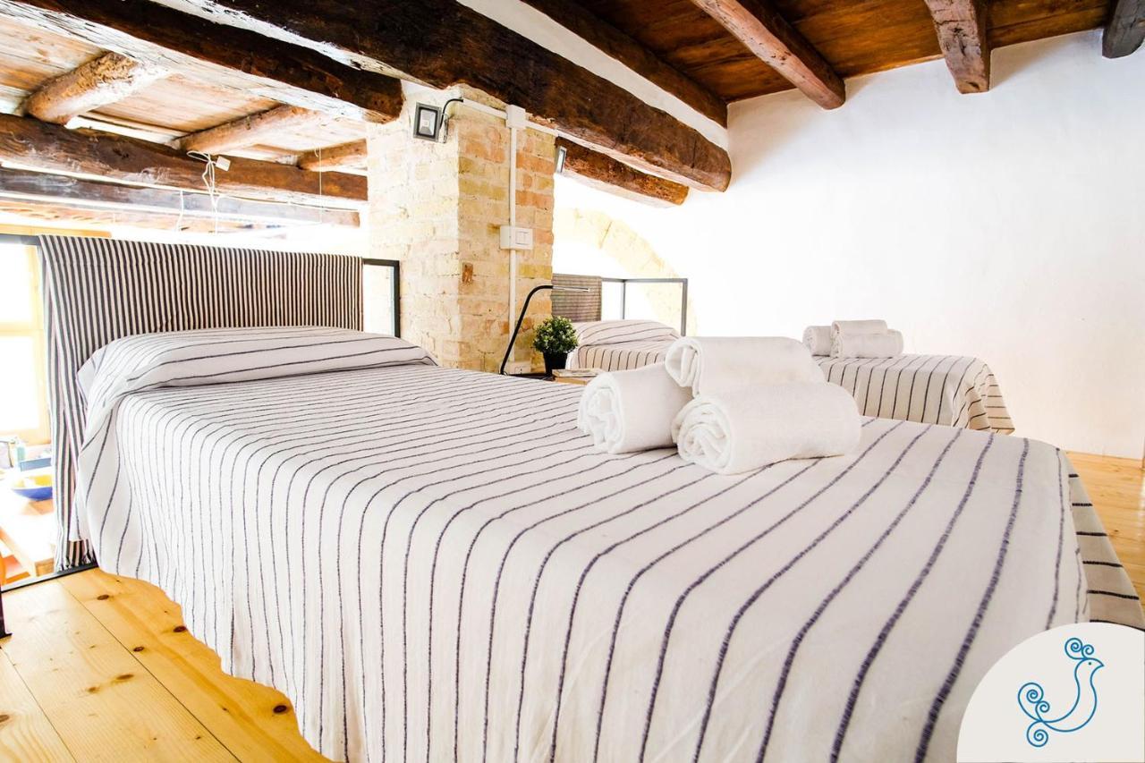 Scuderie Reali - Loft In Castello, Old Town Apartment กาญารี ภายนอก รูปภาพ